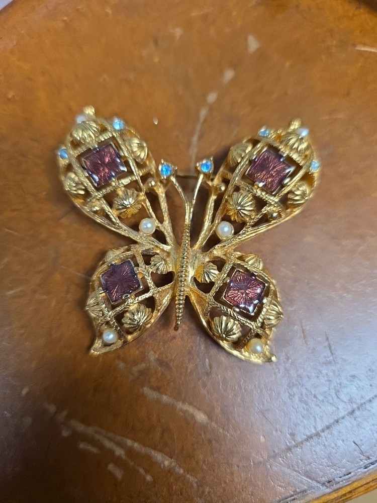 Vintage AVON Large Butterfly Brooch Pin Gold Tone Rhinestone Faux Pearl
