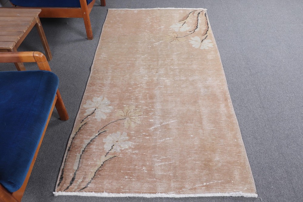 Vintage Turkish Accent Rug 3,2x6,4 ft, Brown White Floral Wool Rug