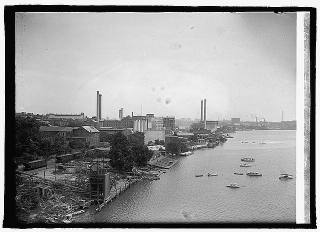 Photo:Georgetown waterfront,1923,National Photo Company