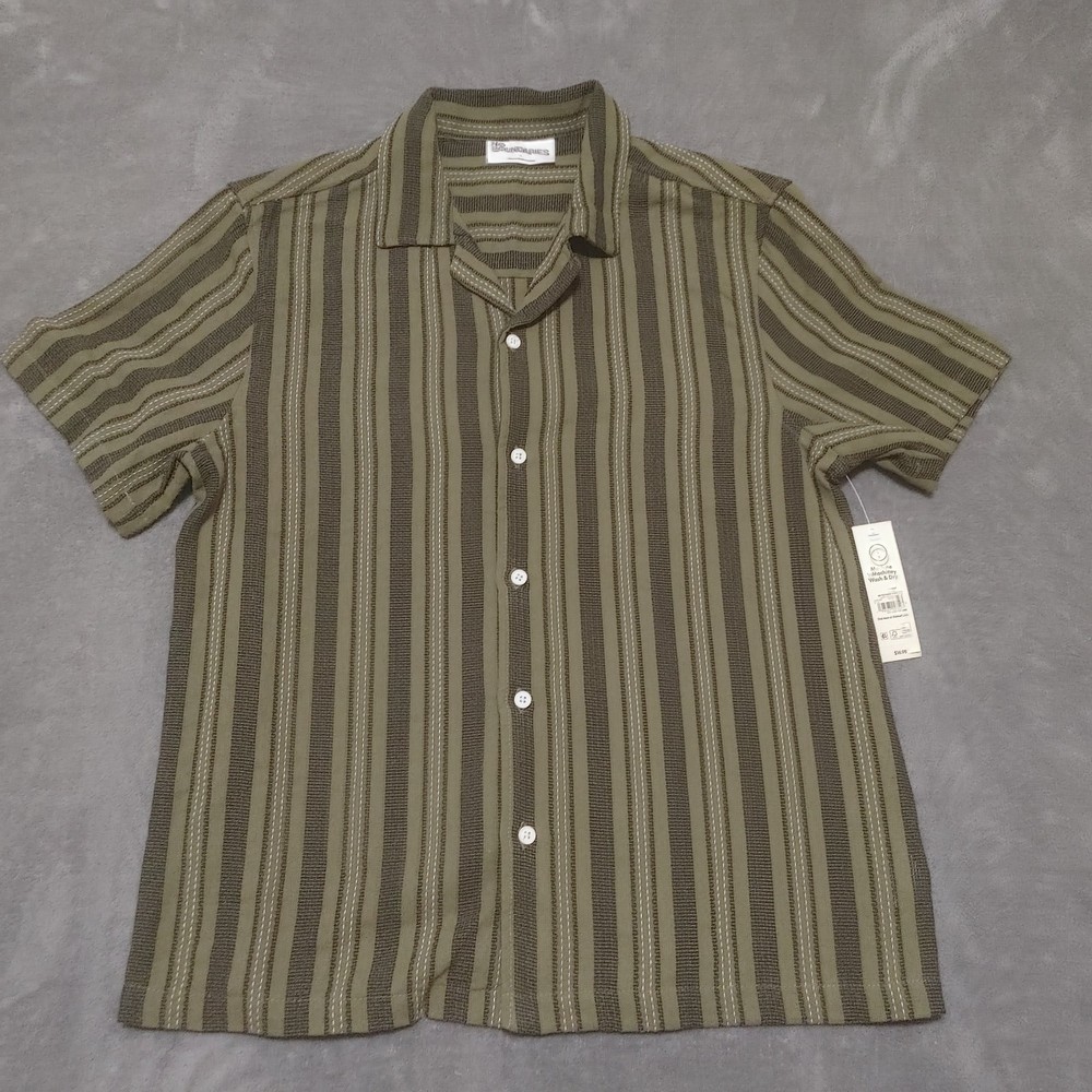 No Boundaries Men's Woven Print Button Up Shirt Short Sleeves Size Large NWT