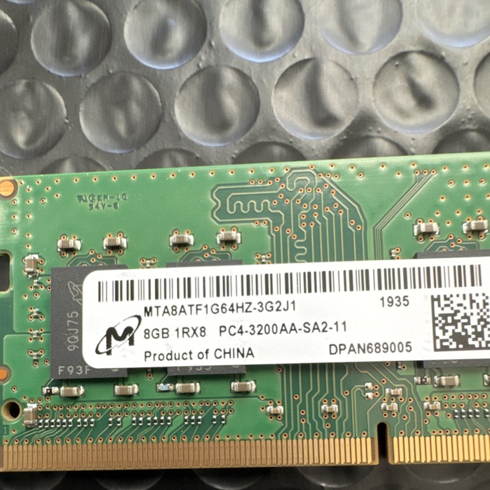 Micron DDR4 SO-DIMM 8GB PC4-3200AA 260-Pin 1Rx8 RAM MTA8ATF1G64HZ-3G2J1