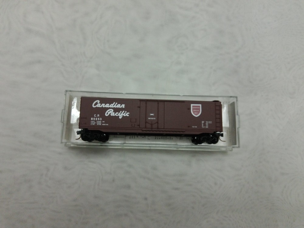 Micro Trains 32170 N Scale Box Car Canadian Pacific