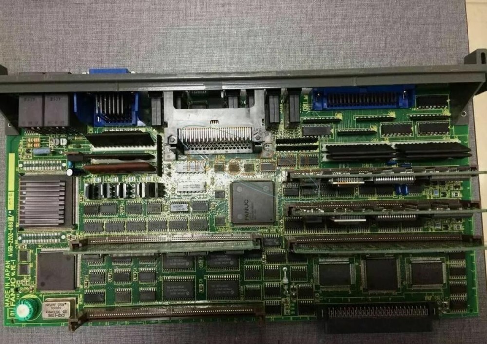 ONE used Fanuc A16B-2202-0880 circuit board