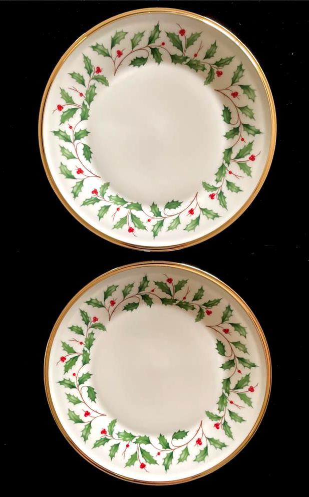 LENOX CHRISTMAS HOLIDAY HOLLY BERRIES 2 SALAD PLATES 8-1/8