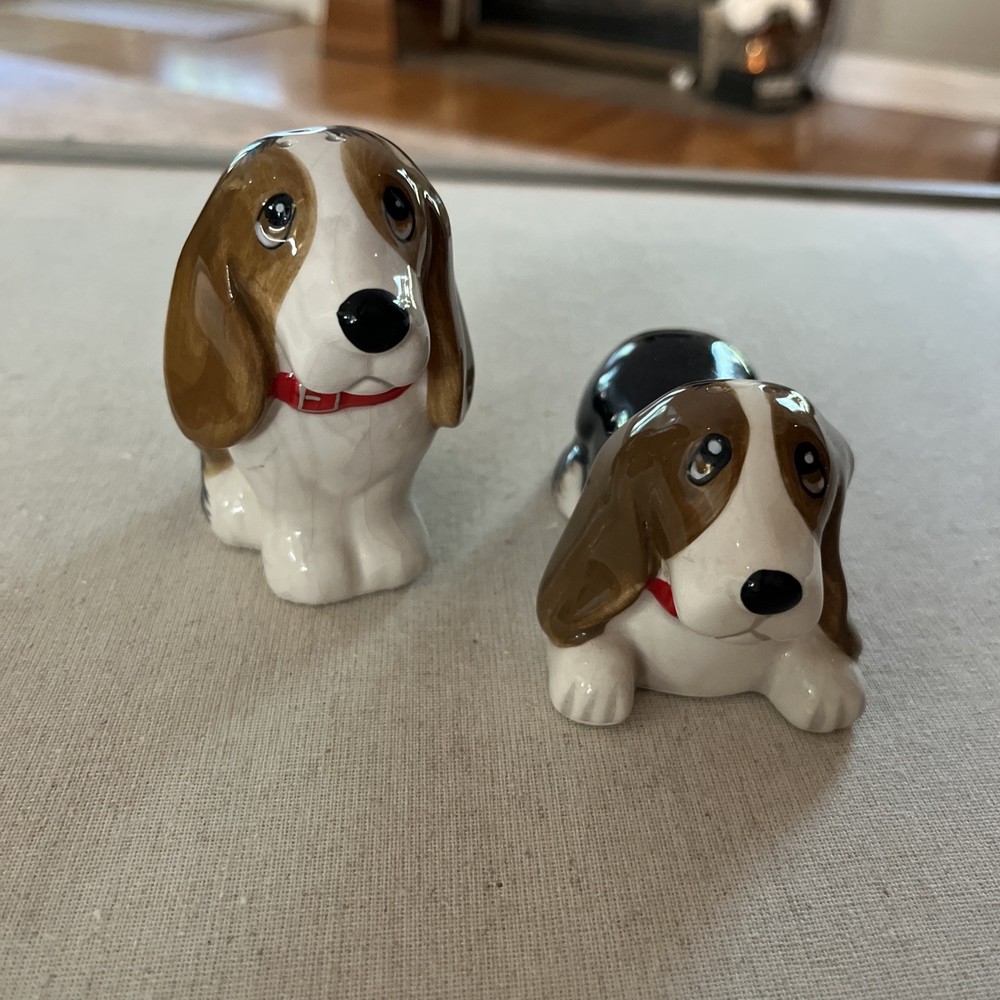 Pioneer Woman Charlie & Walter Basset Hound Dog Ceramic Salt and Pepper Shakers