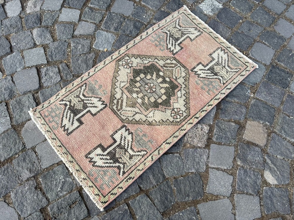 Vintage handmade rug,Turkish small rugs,Bohemian wool rug, Doormats 1,6 x 2,9 ft