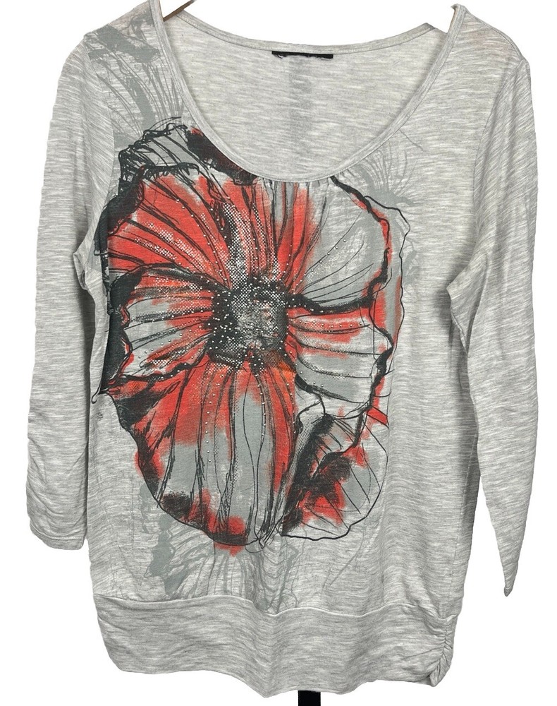 Bold Floral Gray T-Shirt Medium Studs Boho Tee 3/4 Sleeve Scoop Neck Banded Hem