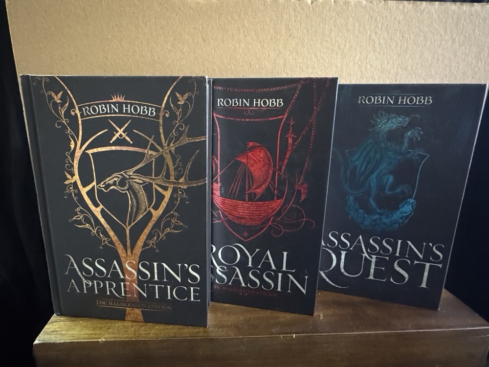 Farseer Trilogy (Assassin's Apprentice, Royal, Quest) Hobb Illustrated HC