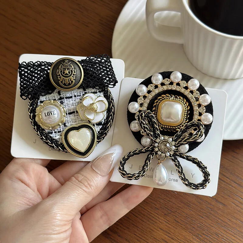 Classic Baroque Brooch Vintage French Pearl Tassel Bow Temperament Accessories