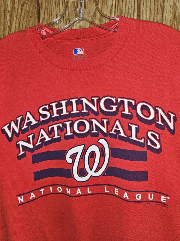 Washington Nationals Older Style Xl Mens Red Graphic Logo Tshirt MLB