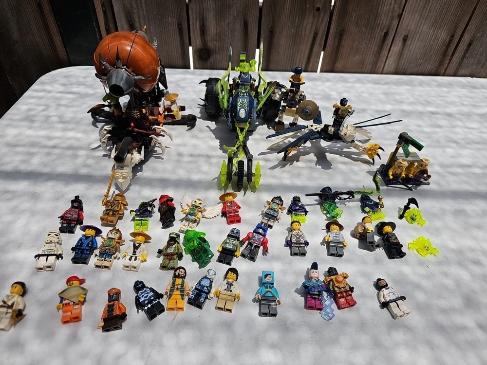 LEGO Ninjago Building Set Bundle with Exclusive Minifigures