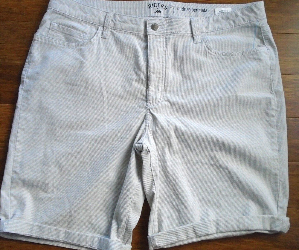 Lee Riders size 18 M  1X shorts  mid rise Bermuda stretch tan & white women’s