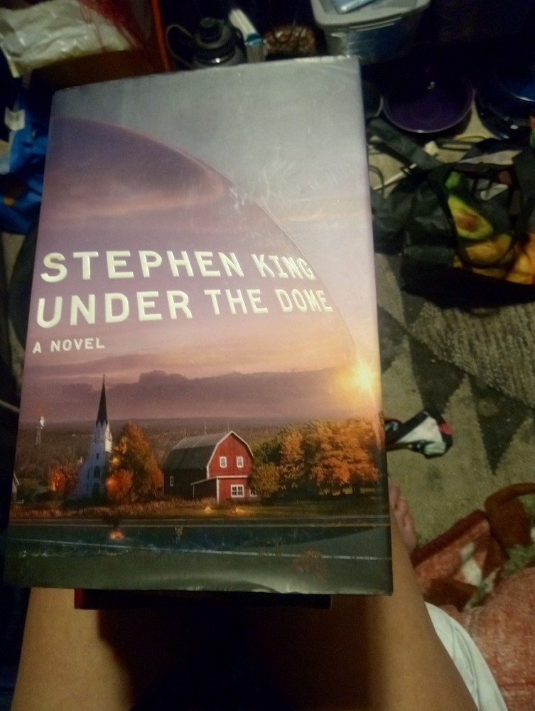 Under the Dome : A Novel by Stephen King (2009, Hardcover)