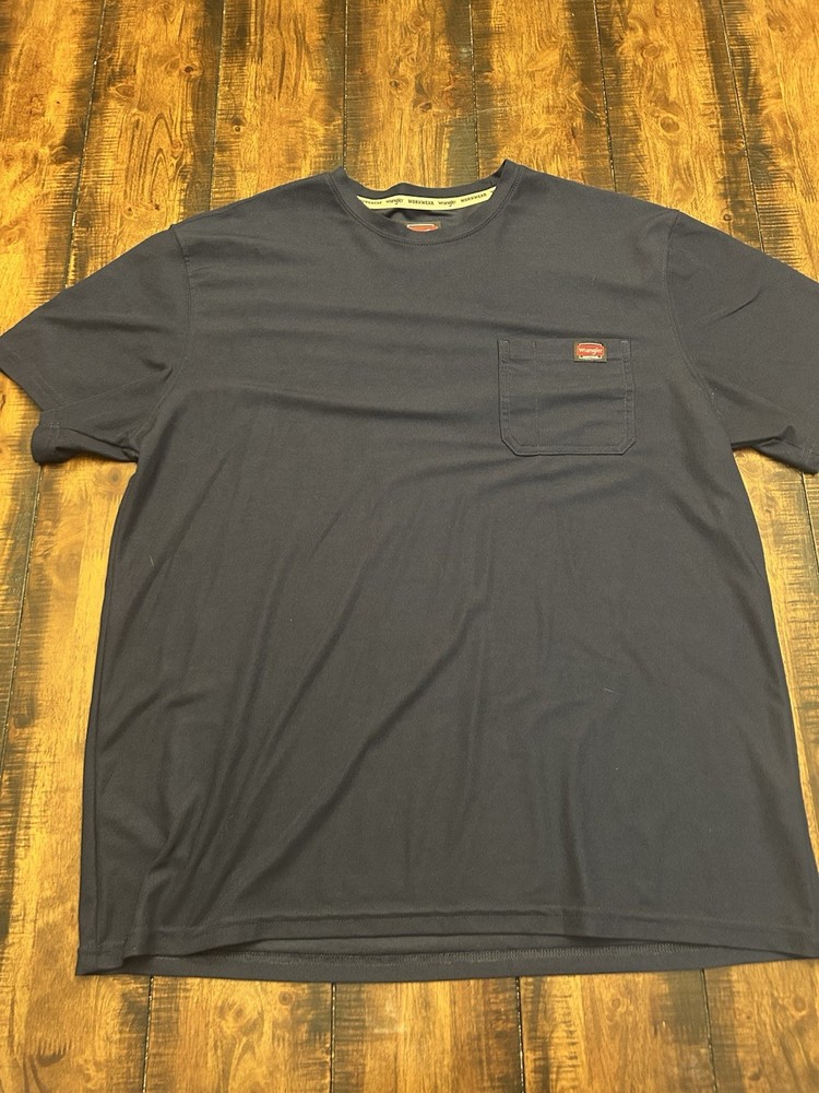 Wrangler Workwear Shirt Mens XLarge Navy Blue Pocket Crew Neck Short Sleeve