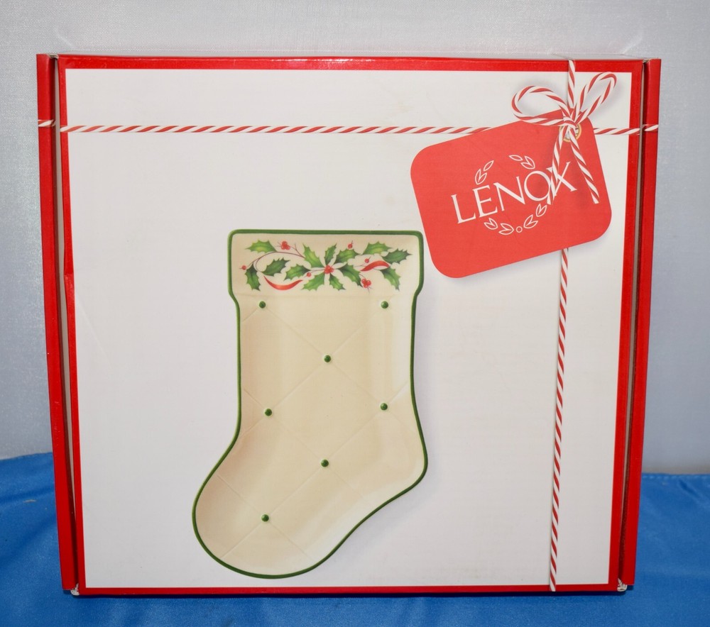 Lenox Hosting the Holidays 8-Inch Stocking Christmas Plate 887062 New in Box-image