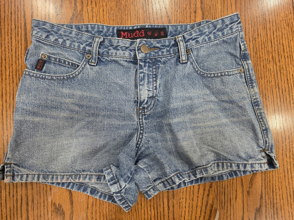 Vintage Y2K Mudd Low Rise Denim Shorts  Size 8/10 2000s