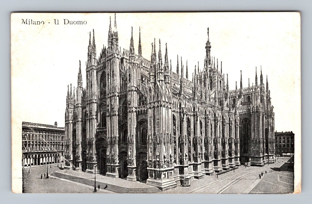 Italy- Milan The Cathedral Standard Souvenir Postal Old View Vintage Postcard