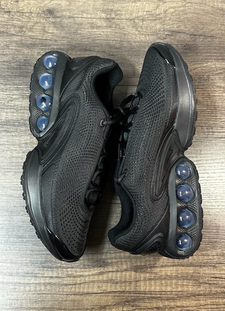 Nike Air Max DN Black Metallic Grey FJ3145-003 Women’s Size 10 / Men’s Size 8.5