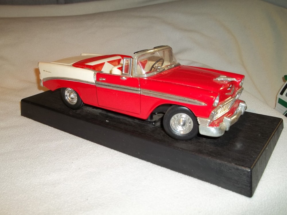 Vintage Replica Chevy Bel Air with display stand (red & white)