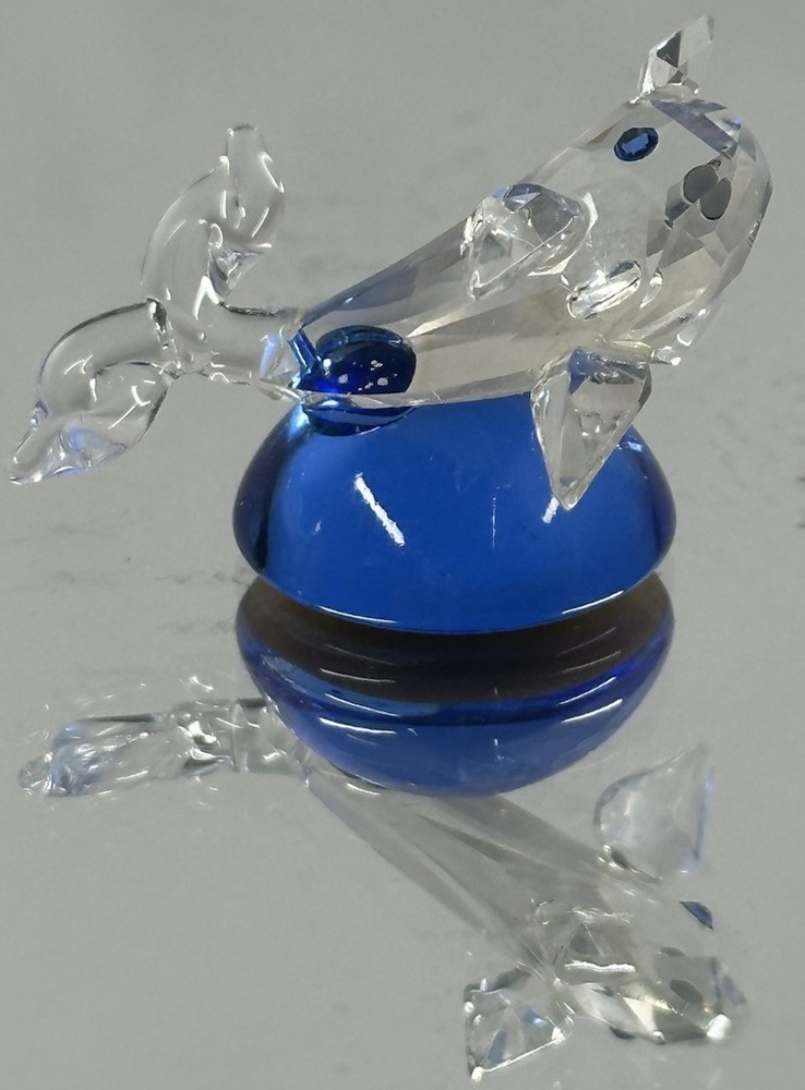 Mini 1-Inch Vintage Crystal Glass Whale Tabletop Decor  