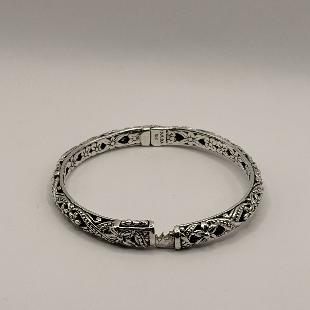 Sarda Bali Hinged Bangle Bracelet in Sterling Silver