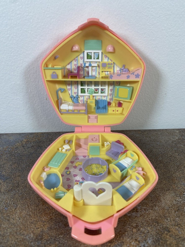 Vintage Bluebird Polly Pocket In The Nursery Compact Pink 1992 No Figures