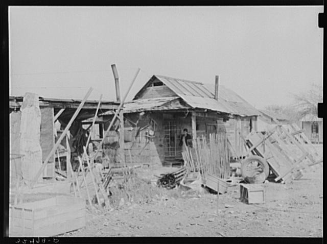 Photo:Texas, Yard and house of Mexican. San Antonio