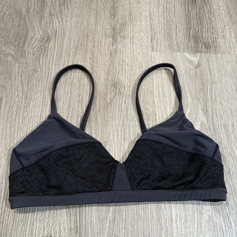 Lululemon Sports Bra Womens Small? Black Desert Snake Design Block Party