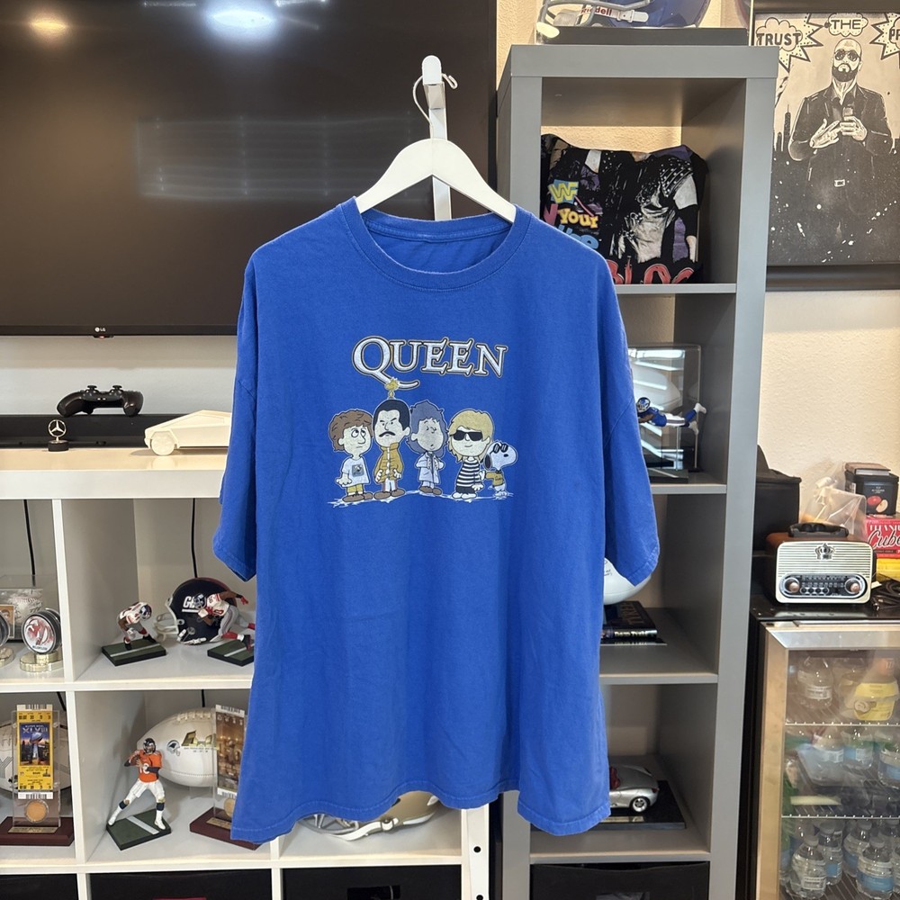 *RARE* Vintage Y2K Queen Band Peanuts Cartoon Snoopy Parody Music Graphic Tee