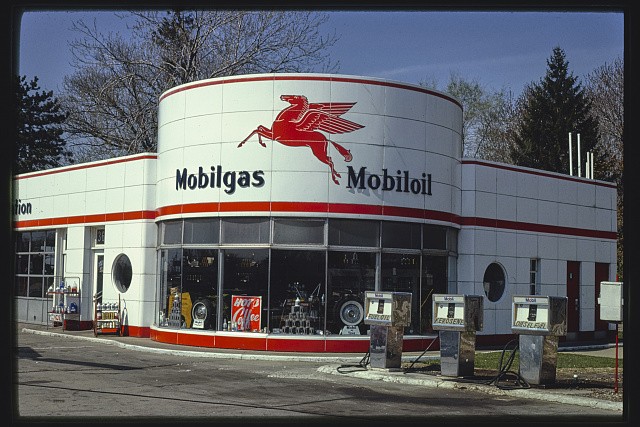 Photo:Mount Clemens Michigan 1986 Mobilgas Mobil Oil Gas Station