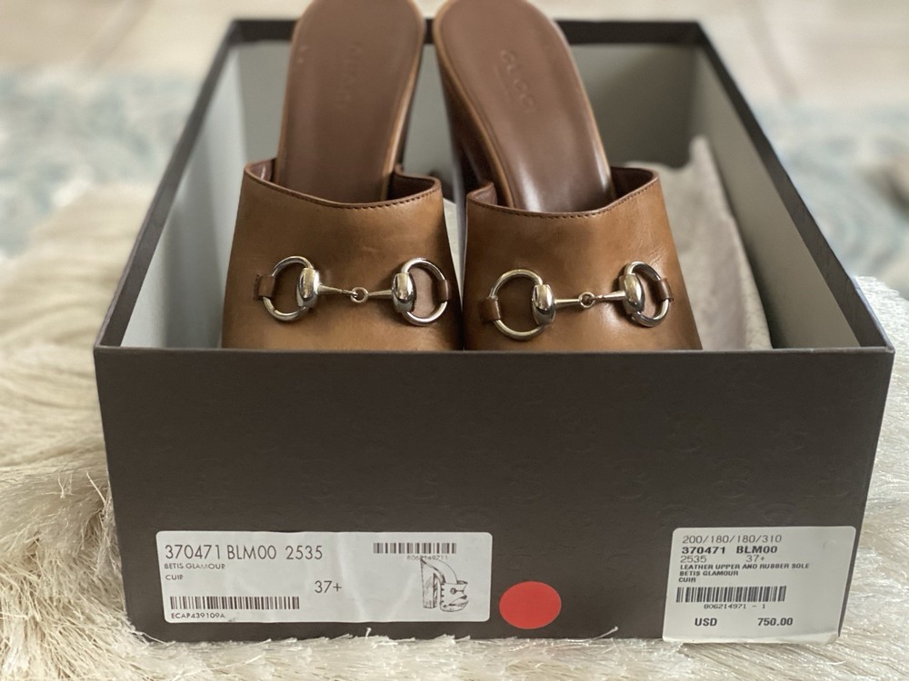 Gucci Womens Fashion Shoes for Style and Comfort