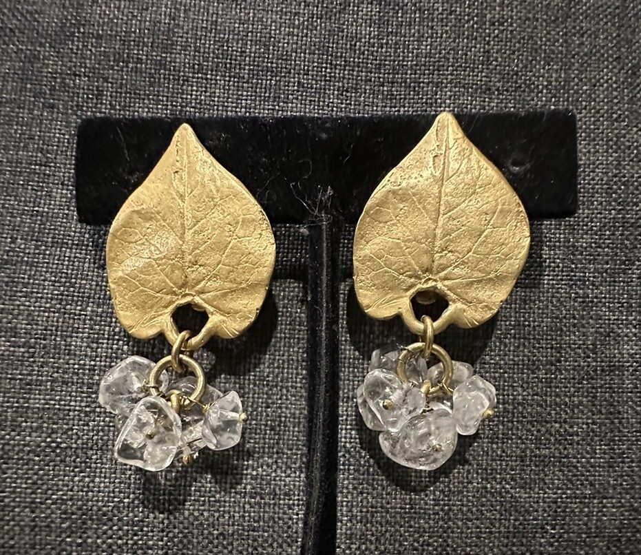 Vintage Signed Celia Landman Leaf And Lucite Earrings In Gold Tone Clip On