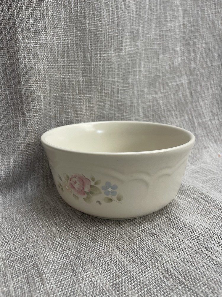 Pfaltzgraff Tea Rose Large Cereal or Small Veggie Serving Bowl