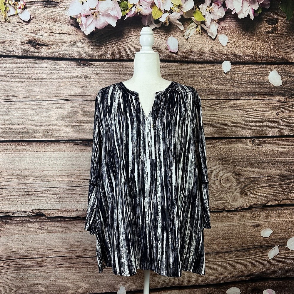 Gloria Vanderbilt Women’s Viscose Black White Eyelet Abstract Flared Blouse