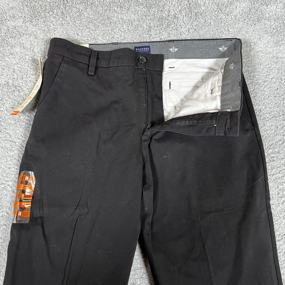 Dockers Workday Khaki Mens 34x32 Black New Classic Fit Smart 360 Flex Pants
