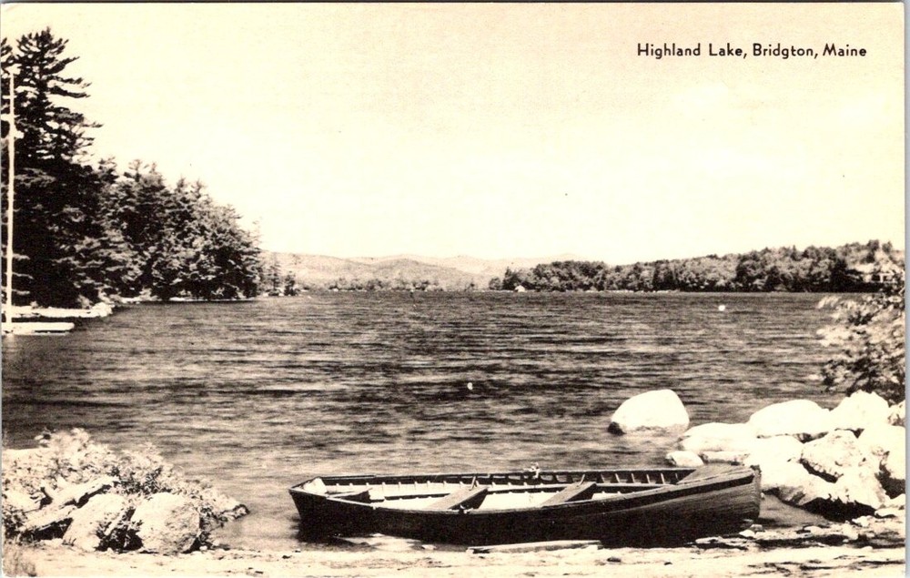 Highland Lake, BRIDGTON, Maine Postcard - Meriden Gravure Co.