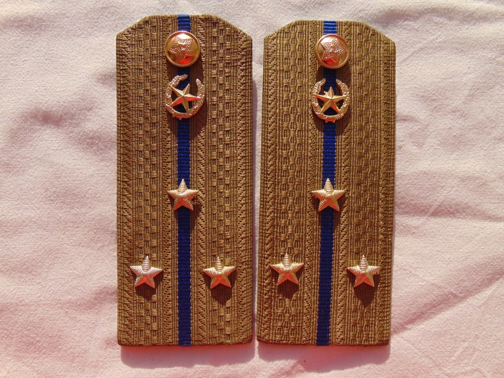 Shoulder straps of the senior lieutenant of the KGB of the USSR