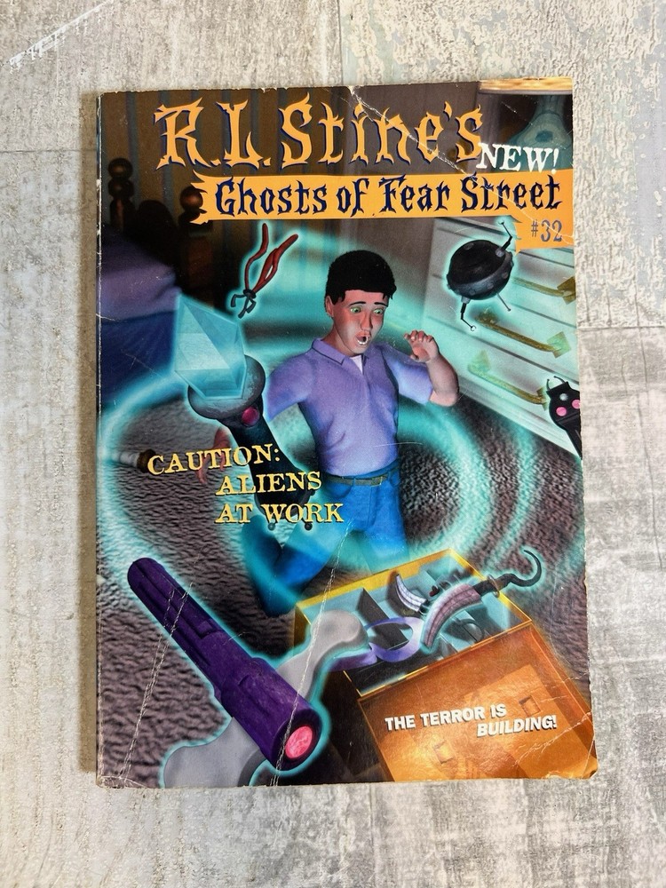 Caution : Aliens at Work by R. L. Stine (1998, Trade Paperback) 1st Edition