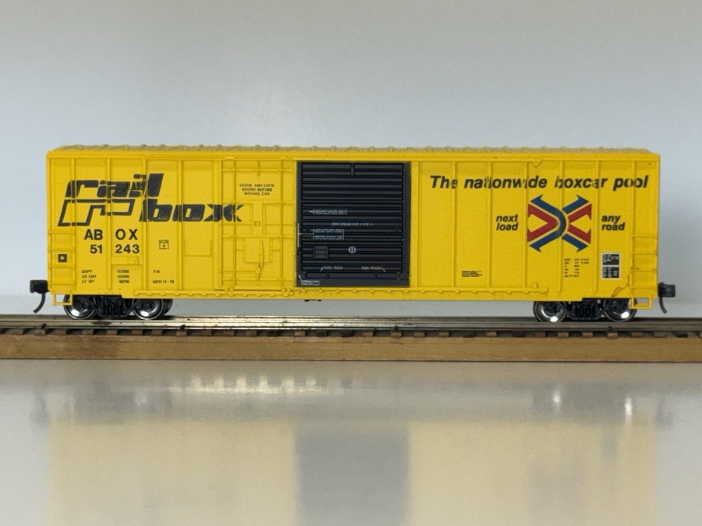 HO scale, Roundhouse,Rail Box, Yellow 50’ Single Door Boxcar # ABOX-51243
