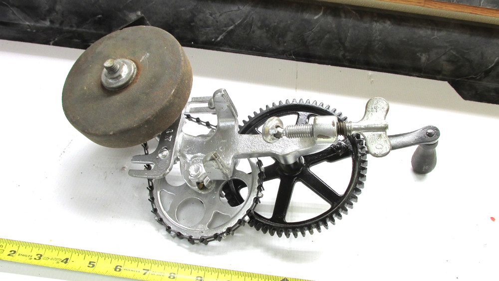 Nice Old  Hand Crank Bench Mount Grinder Tool Knife  Chain Drive Lot A