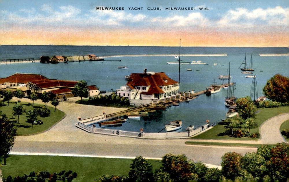 Milwaukee Yacht Club, Milwaukee, Wisconsin Postcard