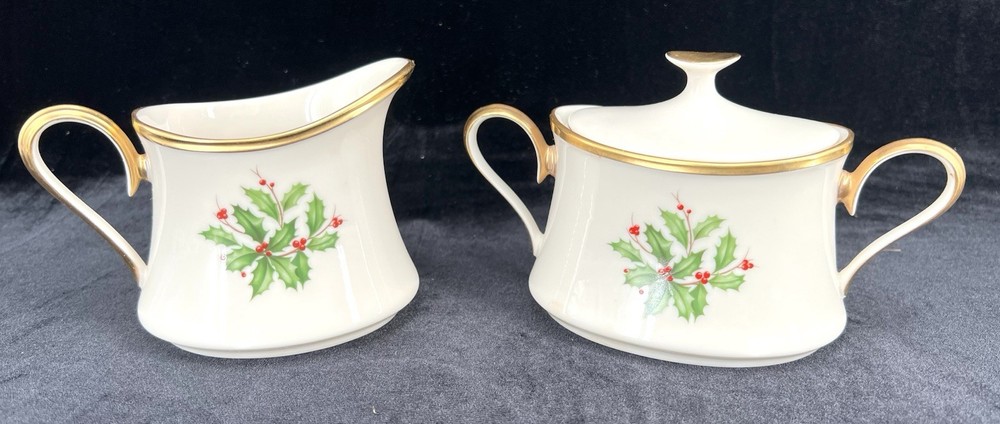 Lenox Holiday Creamer & Covered Sugar Bowl Holly Berry Gold Trim Christmas USA