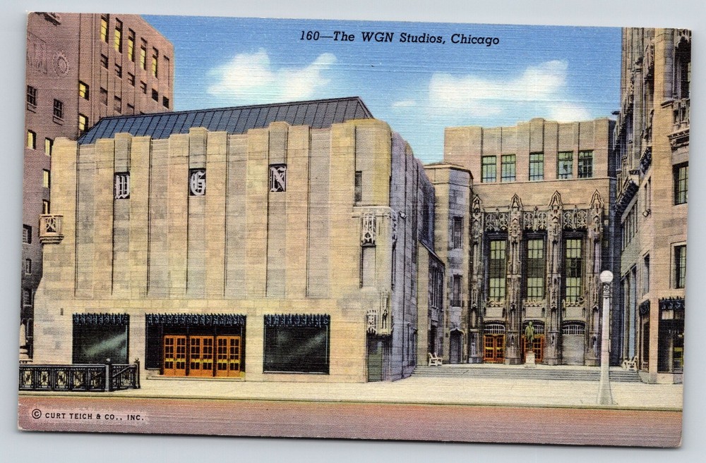Chicago Illinois~WGN Studios~St View~Lamp~Gothic Revival~Linen 1940s Postcard