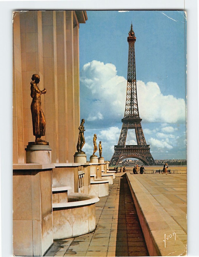 Postcard Terrasse du Palais de Chaillot et la Tour Eiffel Paris France