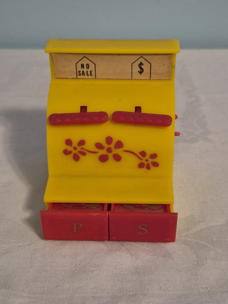 Salt and pepper shaker Cash Register Model Vtg  1960's Hard Plastic Yellow Toy