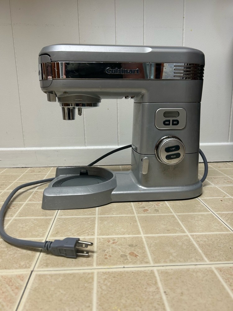 Cuisinart SM-70BC 7-Quart 12-Speed Stand Mixer with Paddle Whisk Bowl