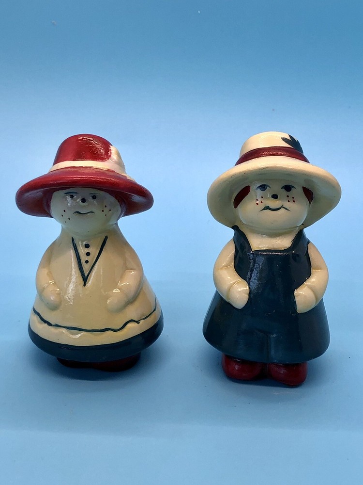 Vintage Mr. Mrs. Country Farmers In Hats Overalls Salt & Pepper Shakers Ceramic