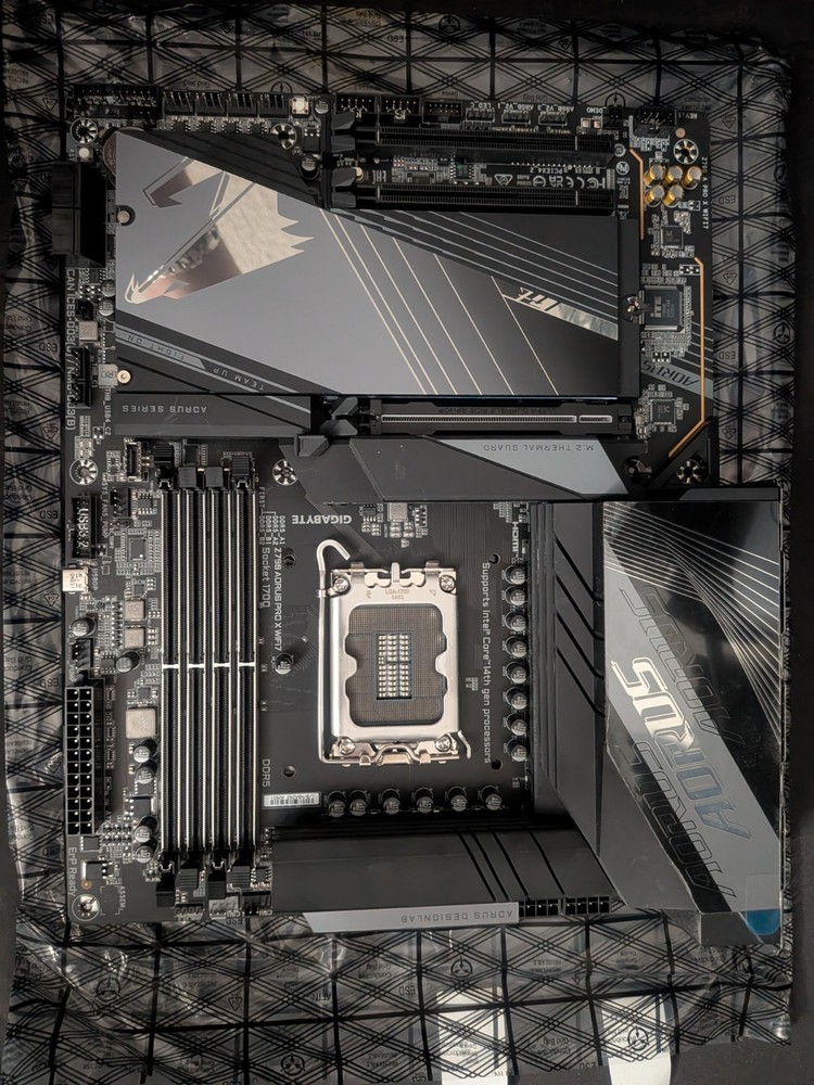 Used Gigabyte z790 Aorus PRO WiFi 7 mobo only (missing wifi Antenna)