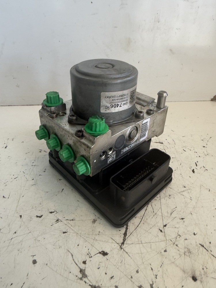 2016 Silverado Sierra 2500 HD ABS Brake Pump Module 23407406 OEM 3618