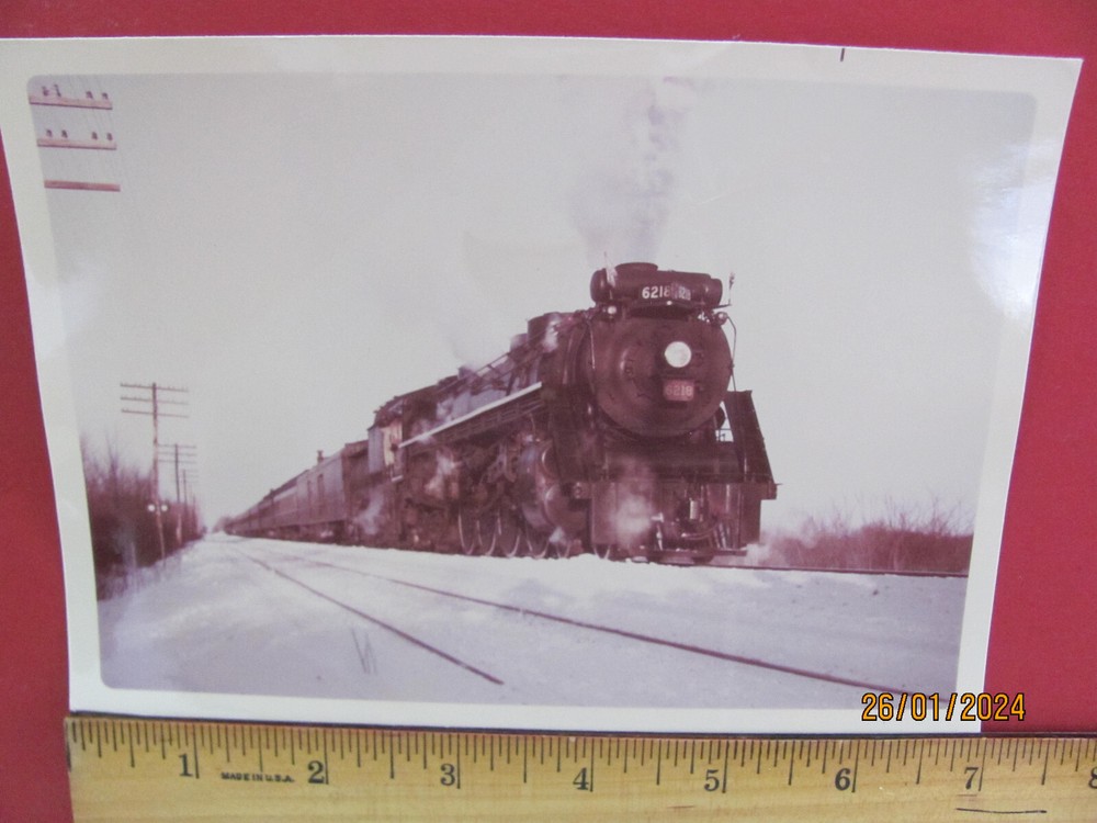 CANADIAN NATIONAL RAILROAD LOCOMOTIVE #6218 5x7 PASSENGER TRAIN PHOTO IN SNOW